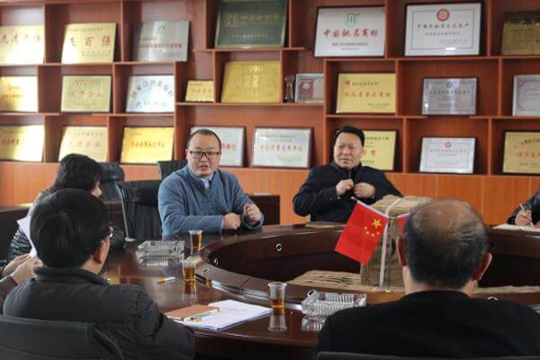 湖北農(nóng)機(jī)產(chǎn)業(yè)扶持茶企籌備會在趙李橋茶廠召開