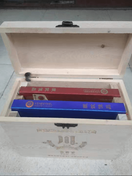 紀(jì)念新中國(guó)成立70周年磚茶再上新品 經(jīng)銷(xiāo)商定制款青、米磚茶禮盒上線(xiàn)