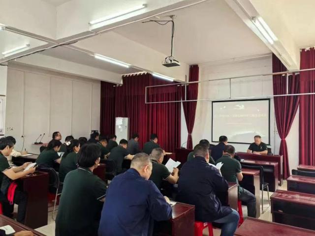 趙李橋茶廠黨委舉辦深入貫徹中央八項規(guī)定精神學習教育讀書班